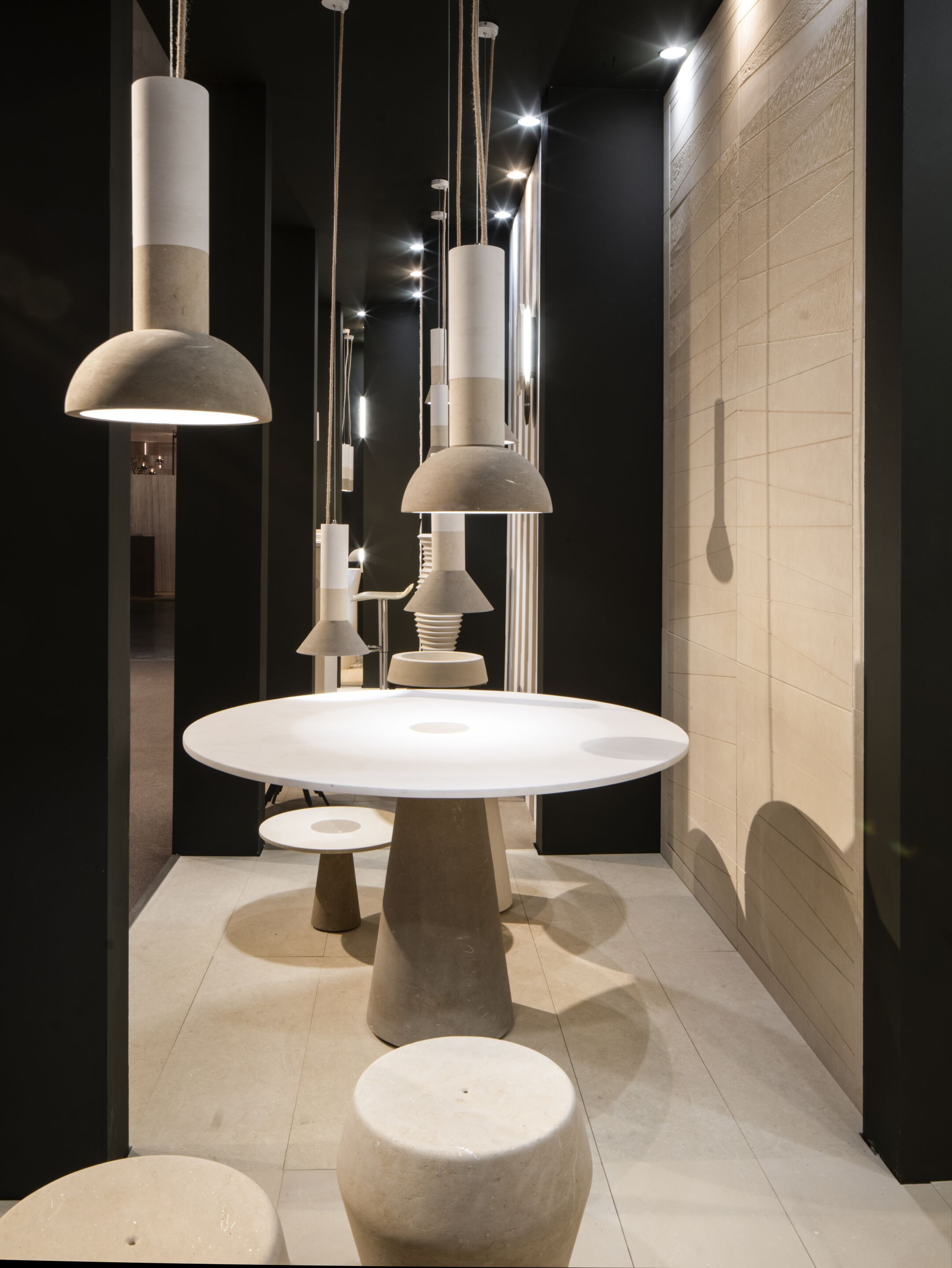 Каменный стол Лечче PIMAR центр ARCH-00030498 - Вид №2