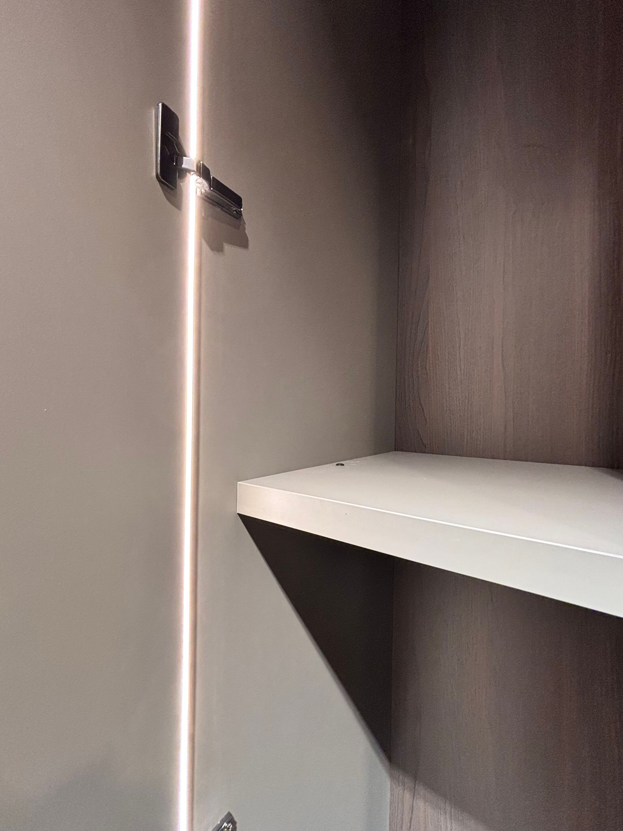 Стеклянный шкаф с комодом In Stock озеро ARCH-00048310 - Вид №5