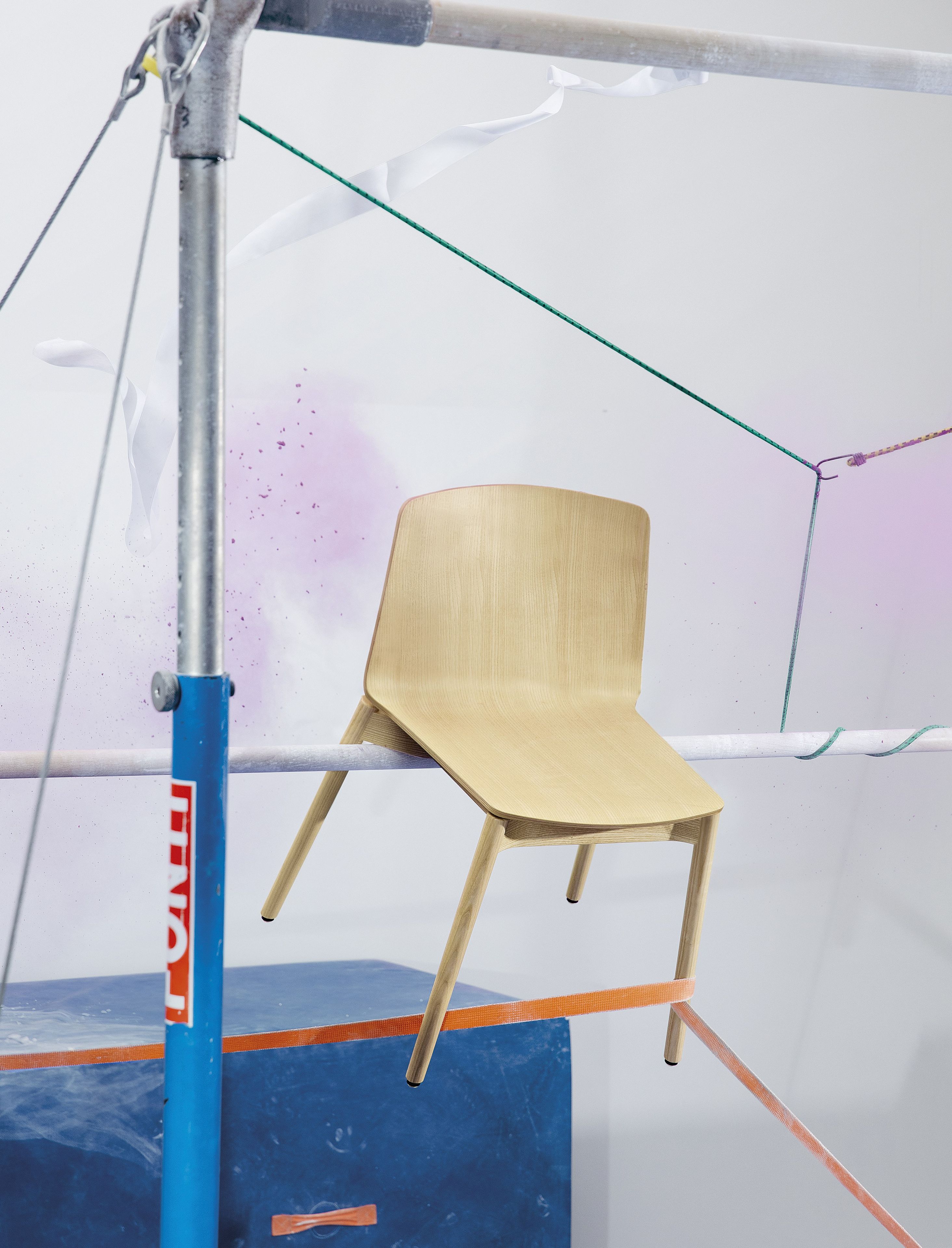 Штабелируемый стул из массива дерева Kristalia рама ARCH-00027397 - Вид №3