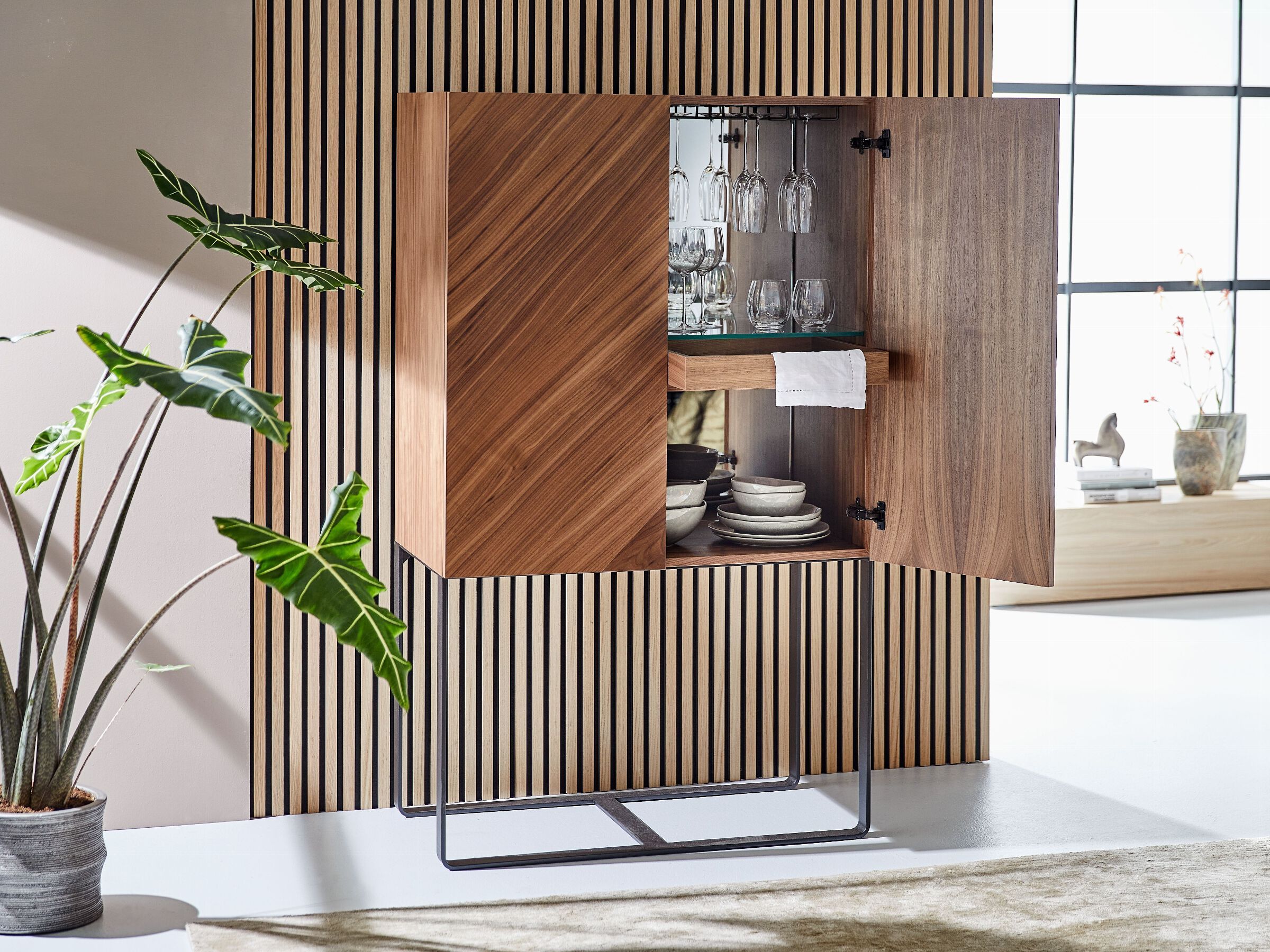 Деревянный барный шкаф LAMBERT CHEERS ARCH-00068741