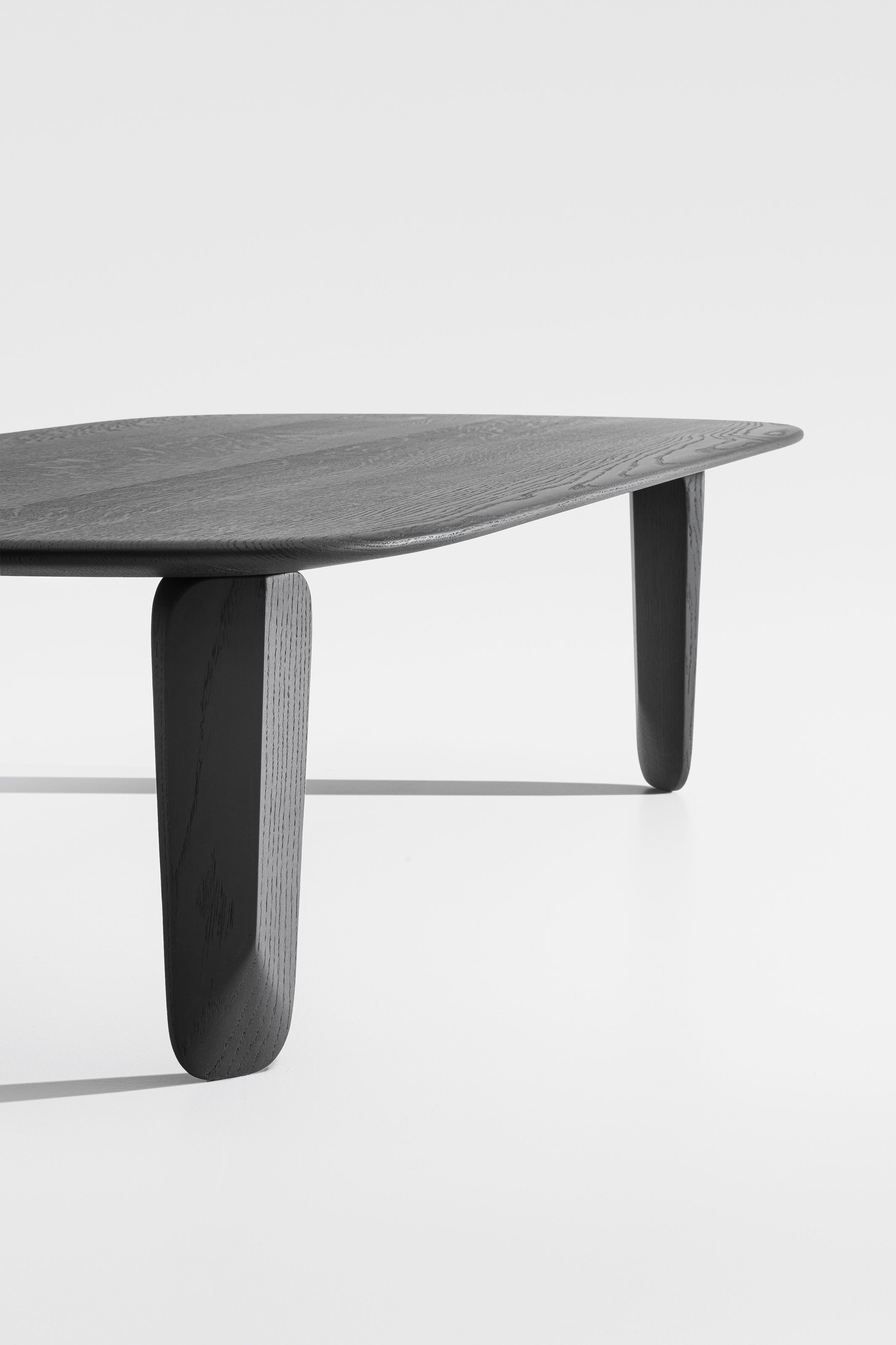 Прямоугольный низкий журнальный столик из массива дерева ZEITRAUM Kuyu ARCH-00072395 - Вид №3