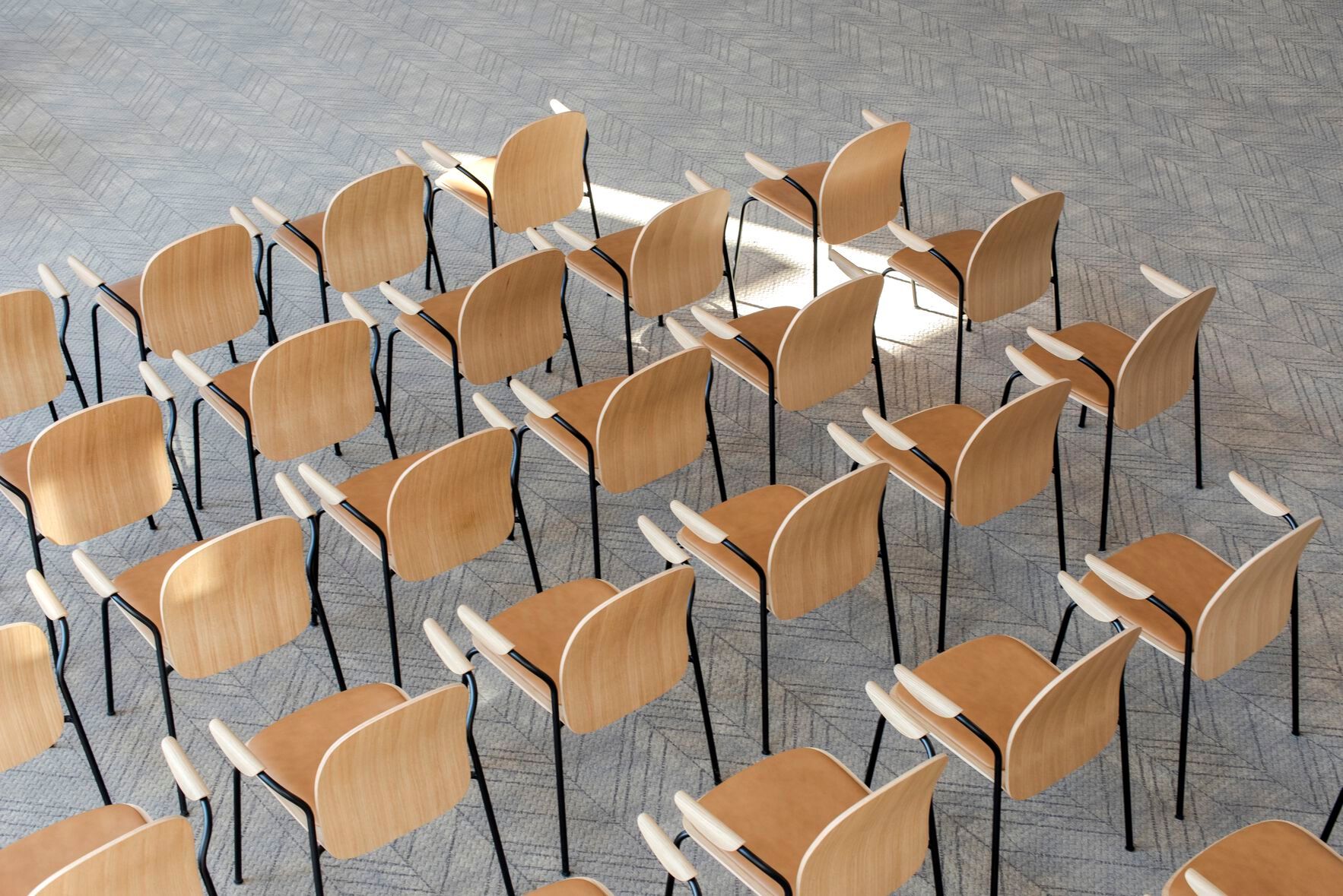 Штабелируемый дубовый стул с мягким сиденьем Gazzda Book ARCH-00145460 - Вид №7