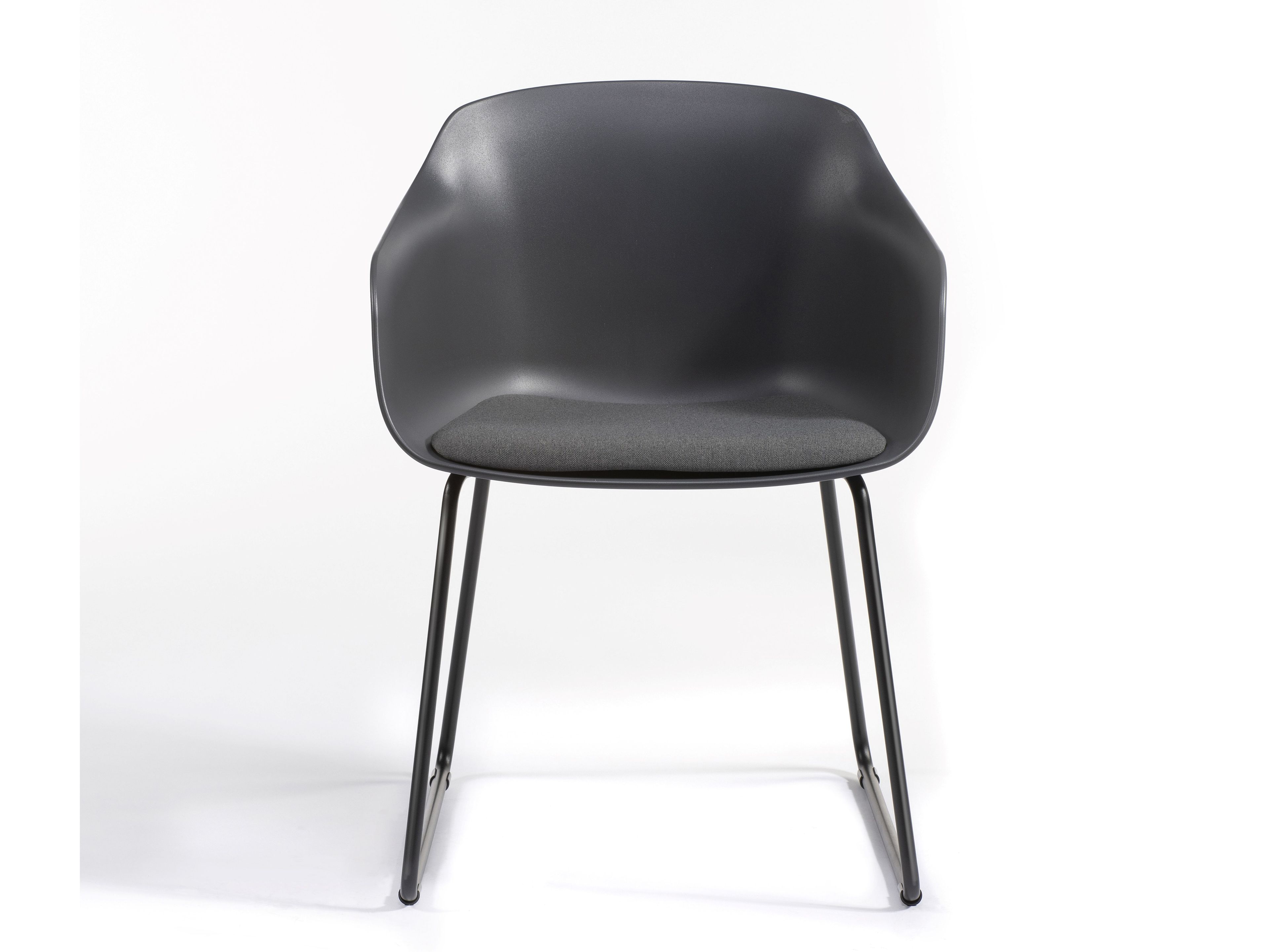 Кресло-сани из инженерного пластика с подлокотниками и встроенной подушкой GABER Dame ARCH-00024901