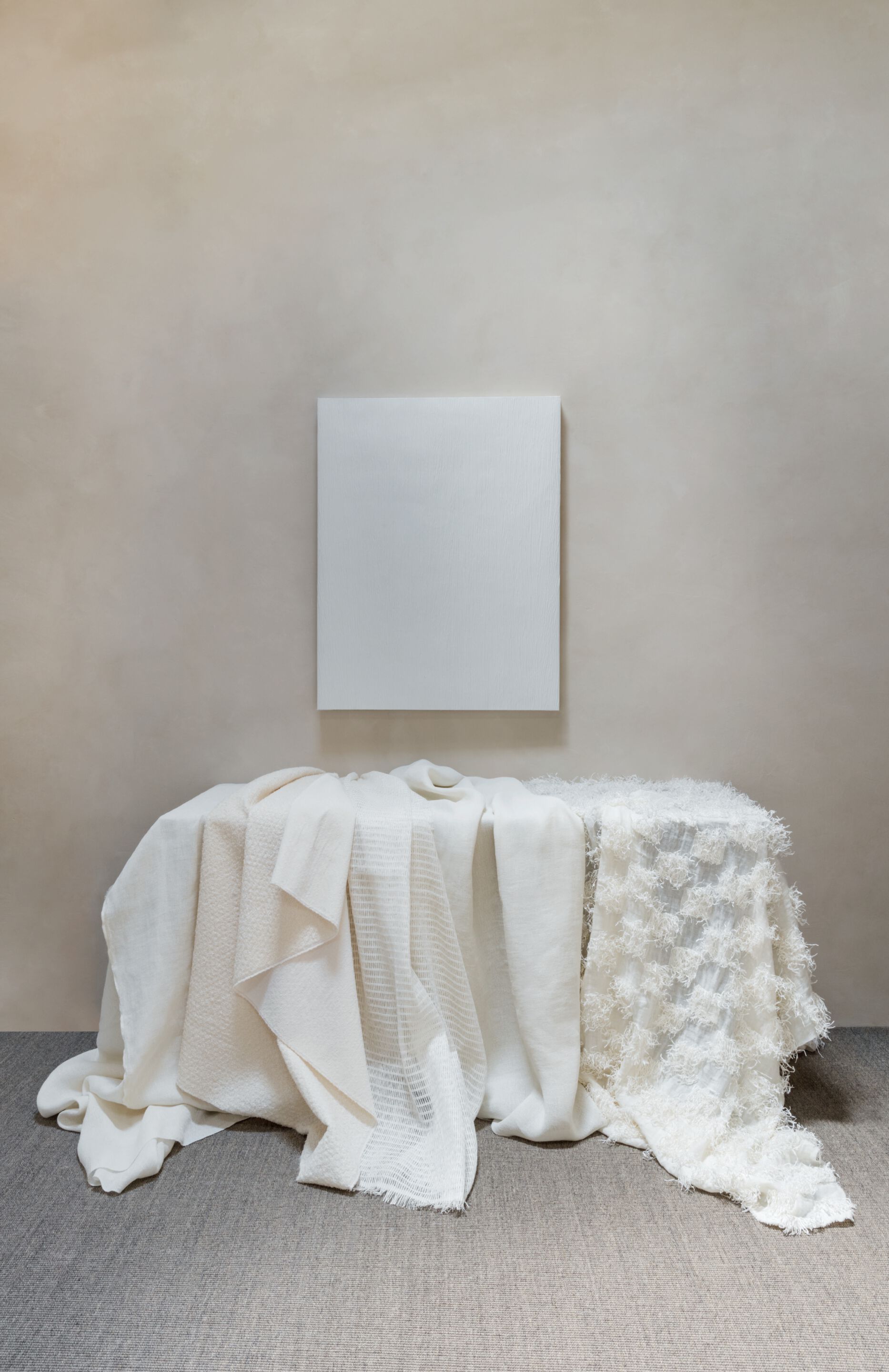 Льняная огнестойкая однотонная ткань Élitis Lin Plâtré ARCH-00092537 - Вид №9