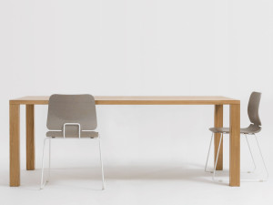 Прямоугольный обеденный стол из массива дерева