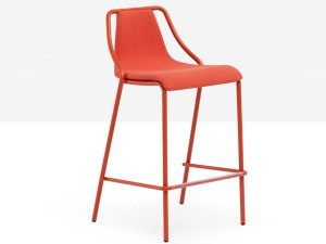 Высокий металлический стул с сиденьем