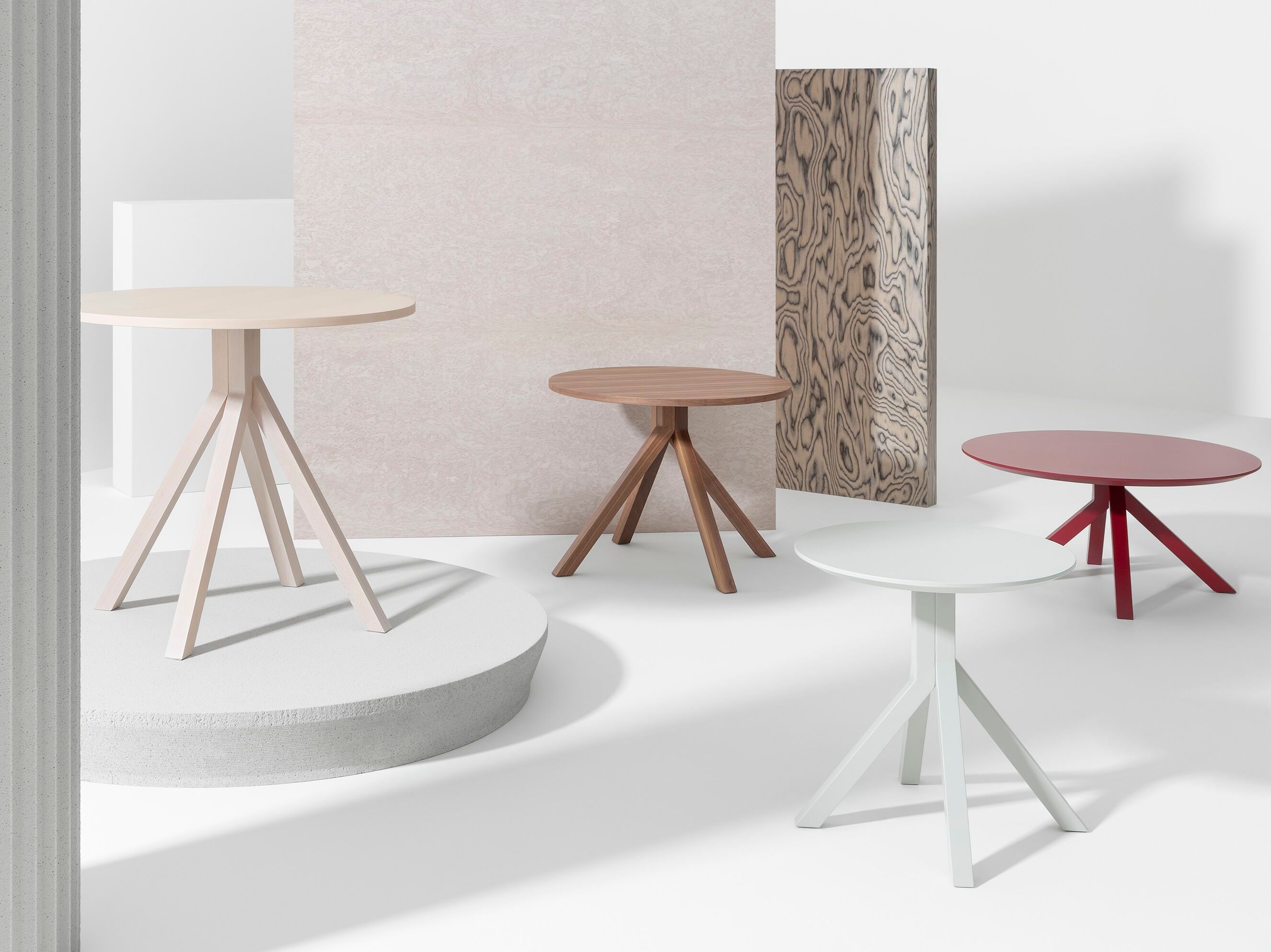 Круглый журнальный столик с каркасом из ореха или бука Billiani Grapevine ARCH-00124862