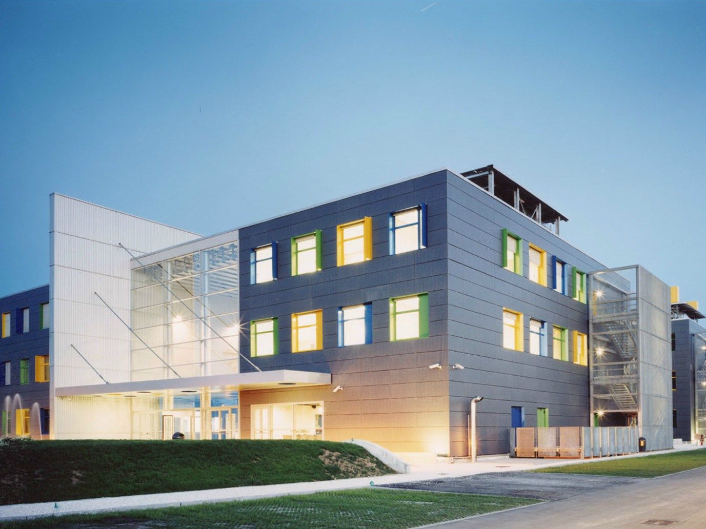 Фасадные и кровельные панели из армированного волокном бетона SWISSPEARL Swisspearl® ARCH-00046860 - Вид №10