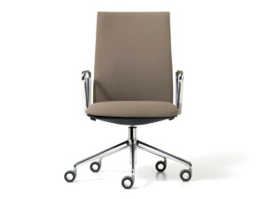 Тканевое регулируемое по высоте офисное кресло с колесами