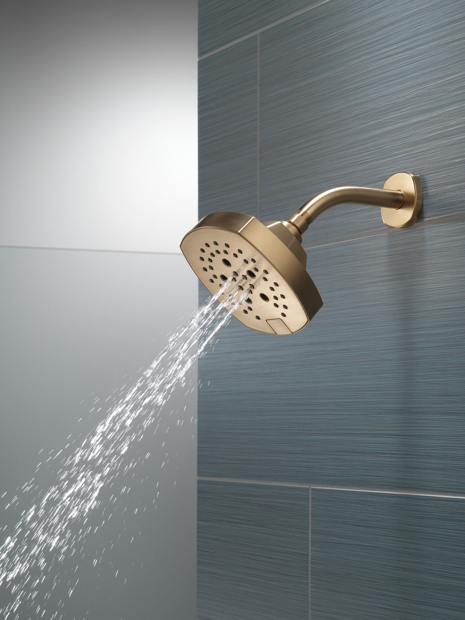 52663-CZ Насадка для душа H2Okinetic с 5 настройками Delta Faucet Universal Showering Шампанское бронза  - Вид №9