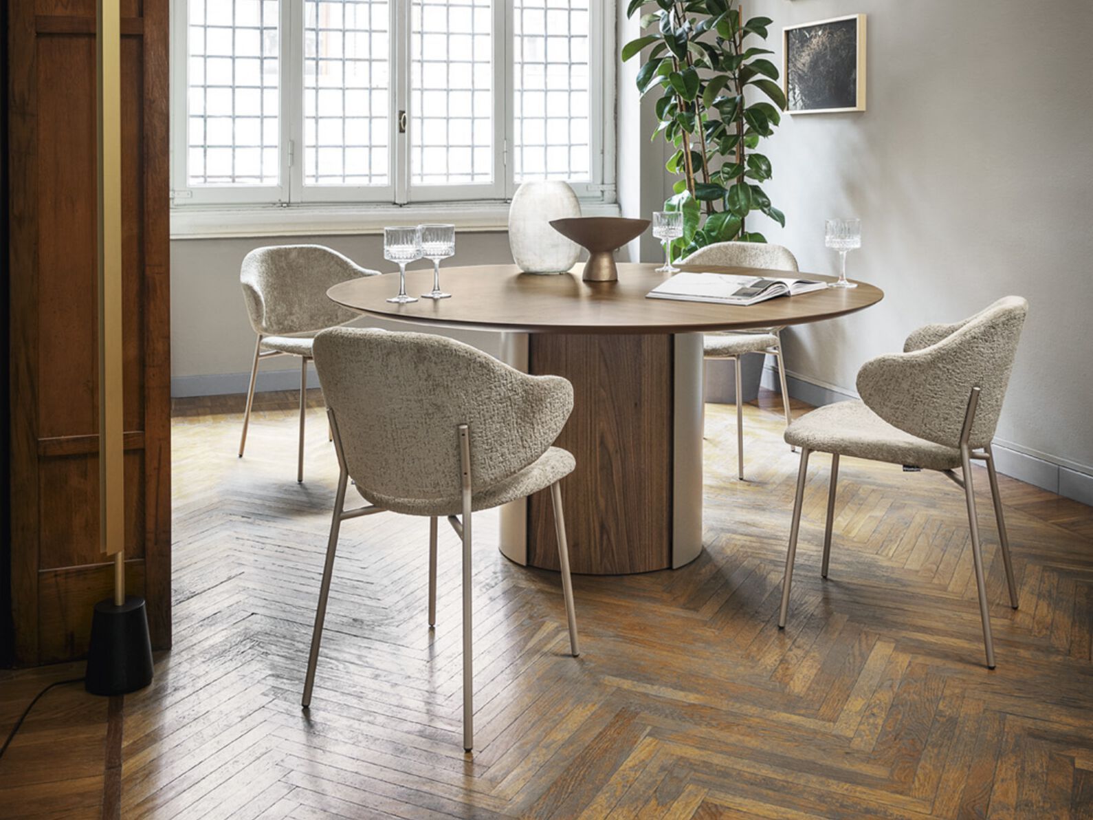 Круглый стол из грецкого ореха Calligaris YOROI ARCH-00065549 - Вид №1