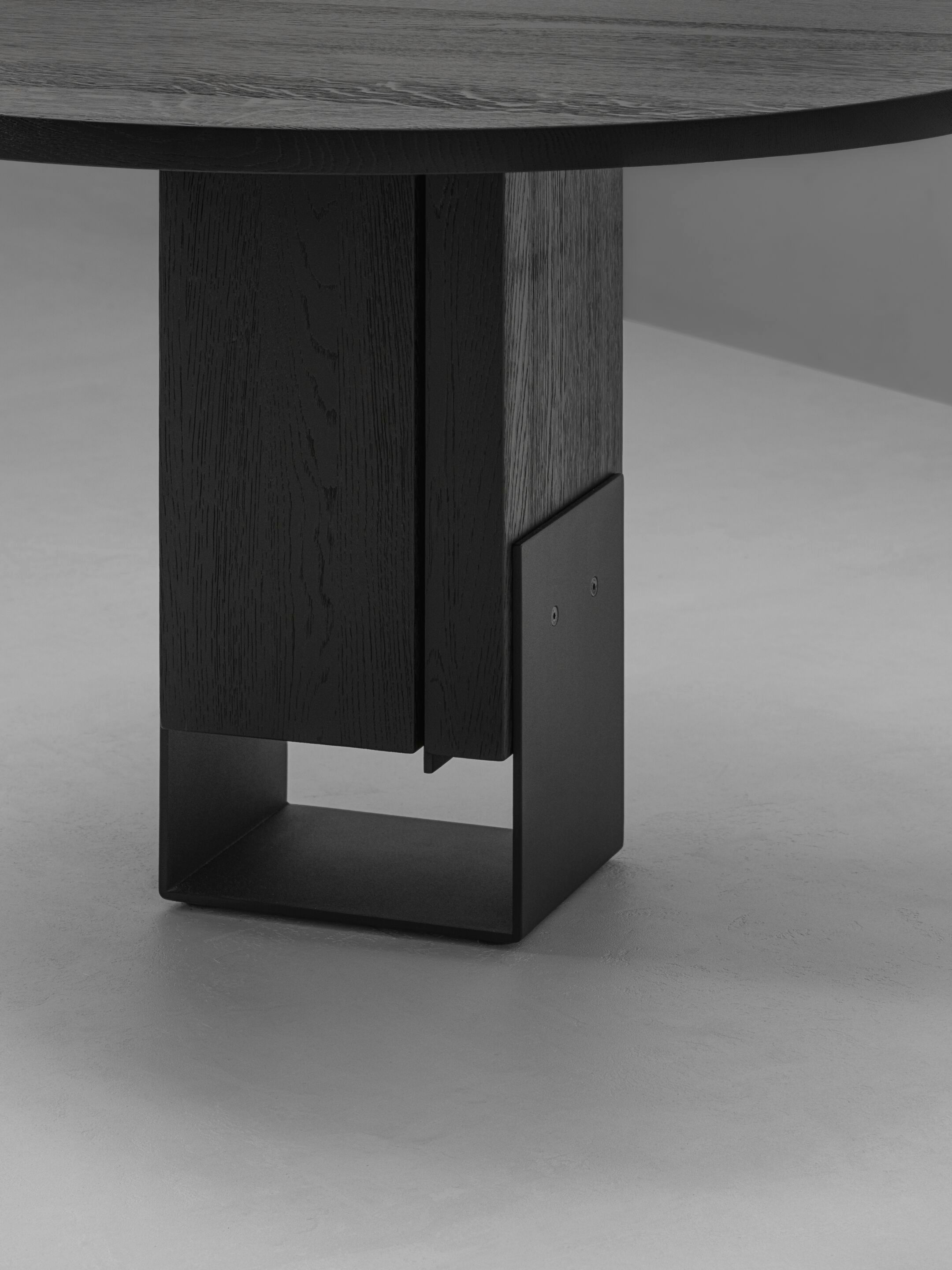 Круглый обеденный стол из массива дерева Van Rossum Kitale ARCH-00063030 - Вид №2