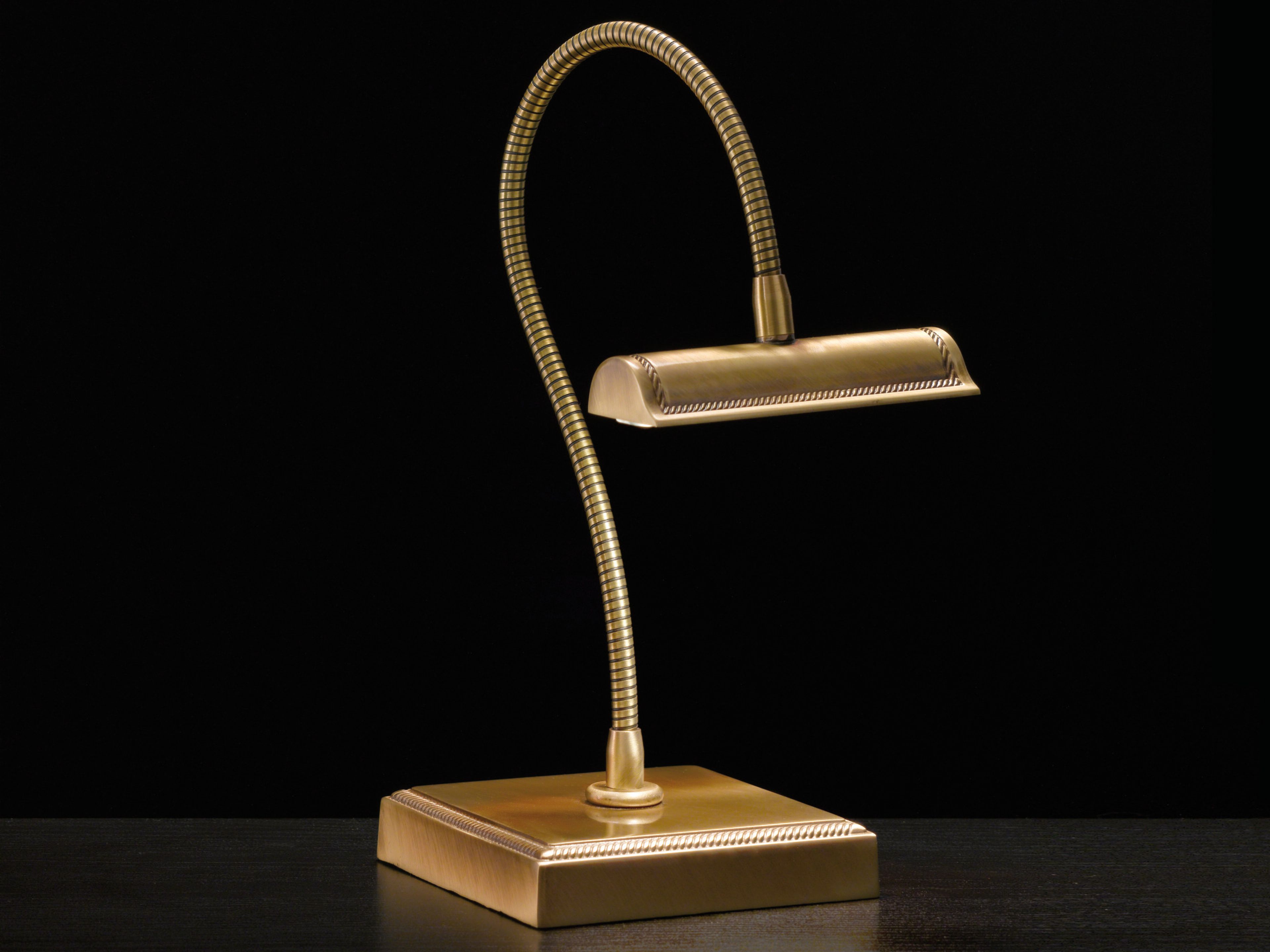 Металлическая светодиодная настольная лампа Cremasco Illuminazione световые работы ARCH-00060831 - Вид №1