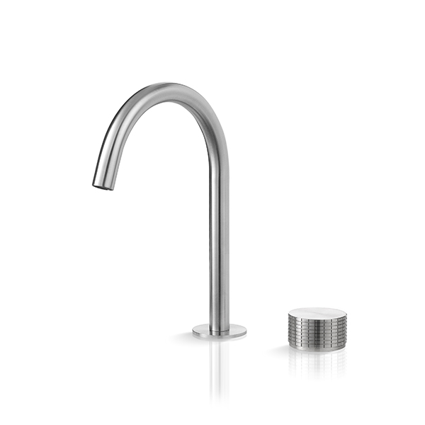 Смеситель на два отверстия для умывальника с изливом KRO102 linki 