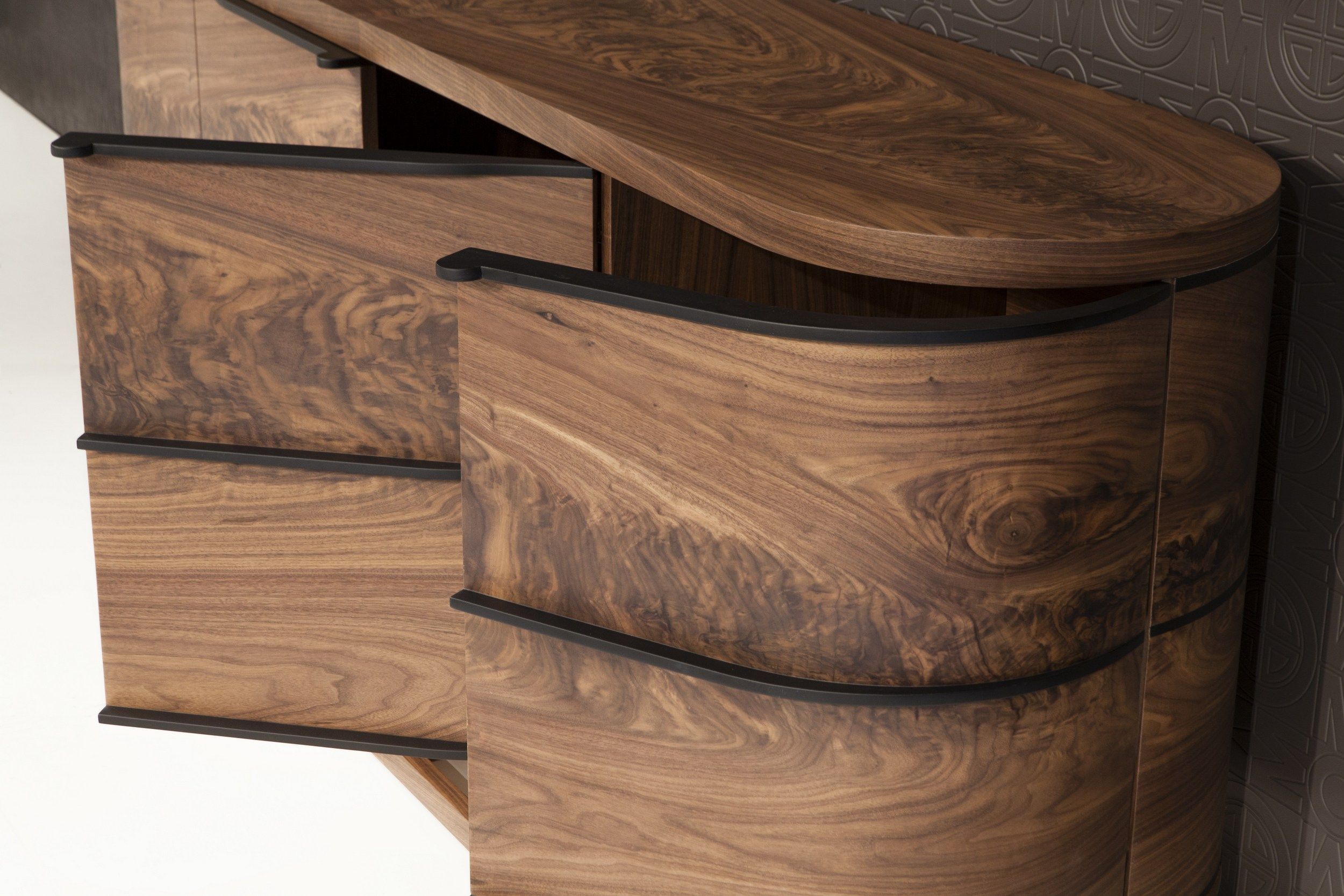 Шкаф из шпона с распашными дверями Mobi воздух ARCH-00003461 - Вид №1