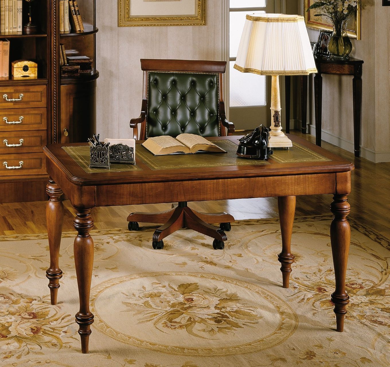 Деревянный стол с ящиками Hurtado Traditional ARCH-00142212 - Вид №1