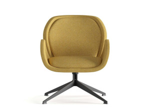 Тканевое кресло с подлокотниками