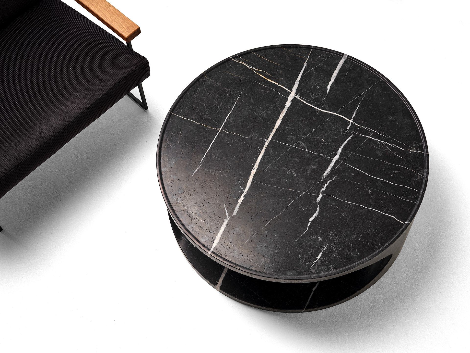 Мраморный круглый низкий журнальный столик EPÒNIMO Roll ARCH-00065700 - Вид №1