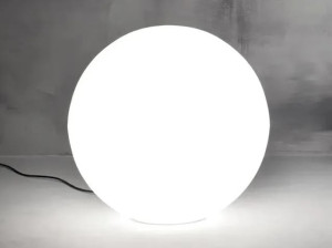 Напольная лампа из полиэтилена