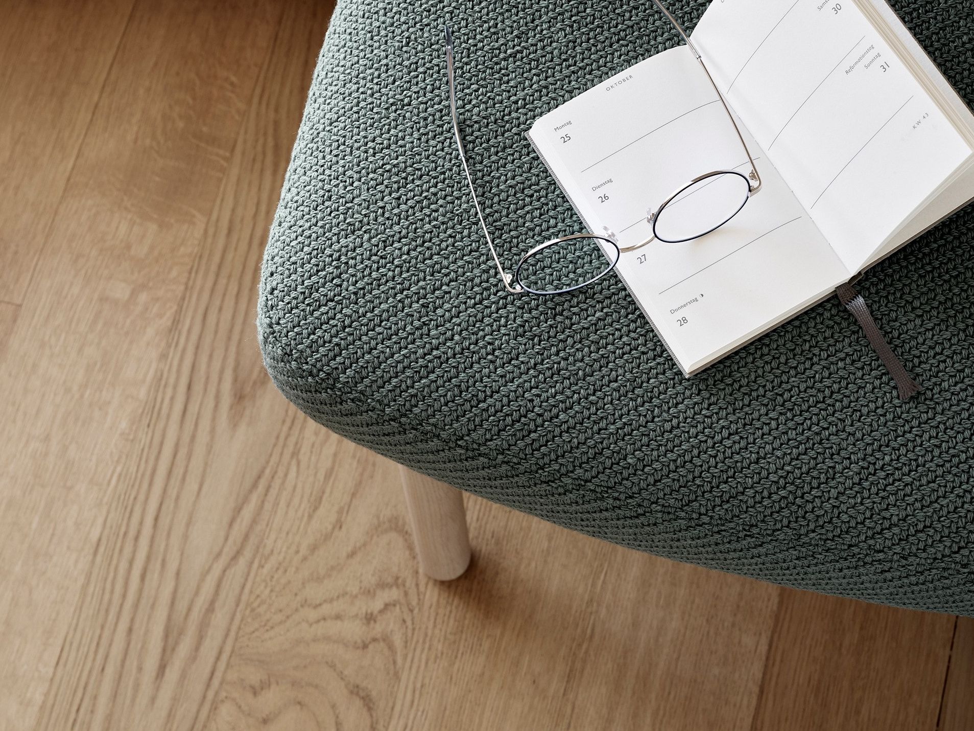 Деревянная мягкая подставка для ног Brunner feel ARCH-00009418