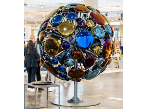 Стеклянная скульптура