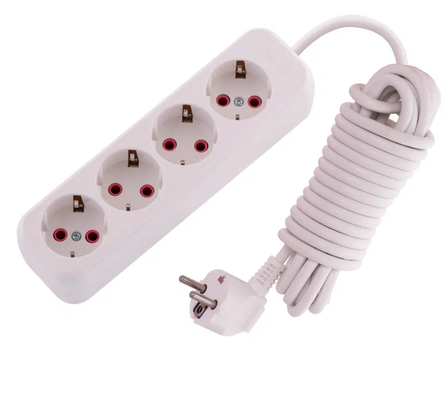 LILA Удлинитель с заземлением 4 входа 5 метров белый LEZARD 720-0405-401