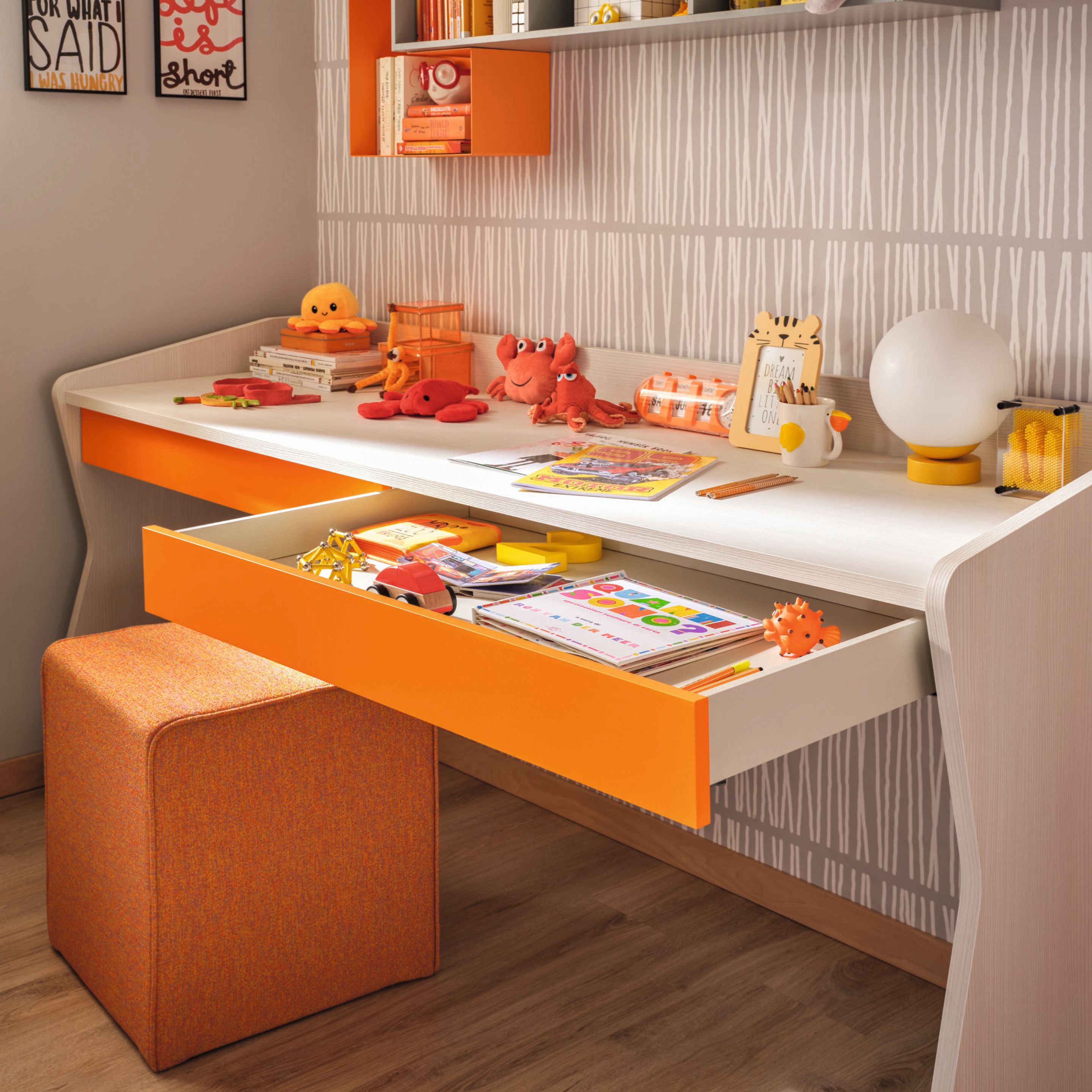 Спальня с гардеробной и кроватью на колесах Moretti Compact KC319 ARCH-00011411 - Вид №1