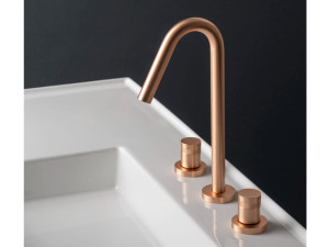 Смеситель для раковины с 3 отверстиями