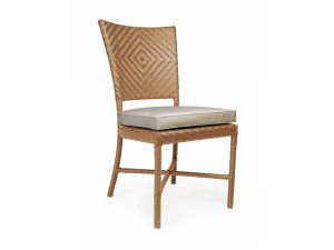 Садовый стул из смолы