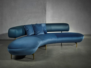 Изогнутый диван из ткани