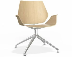 Casala Кресло вращающееся на деревянной эстакаде с подлокотниками Centuro iv lounge 4940/10-11