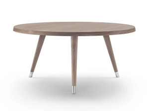 Круглый деревянный стол