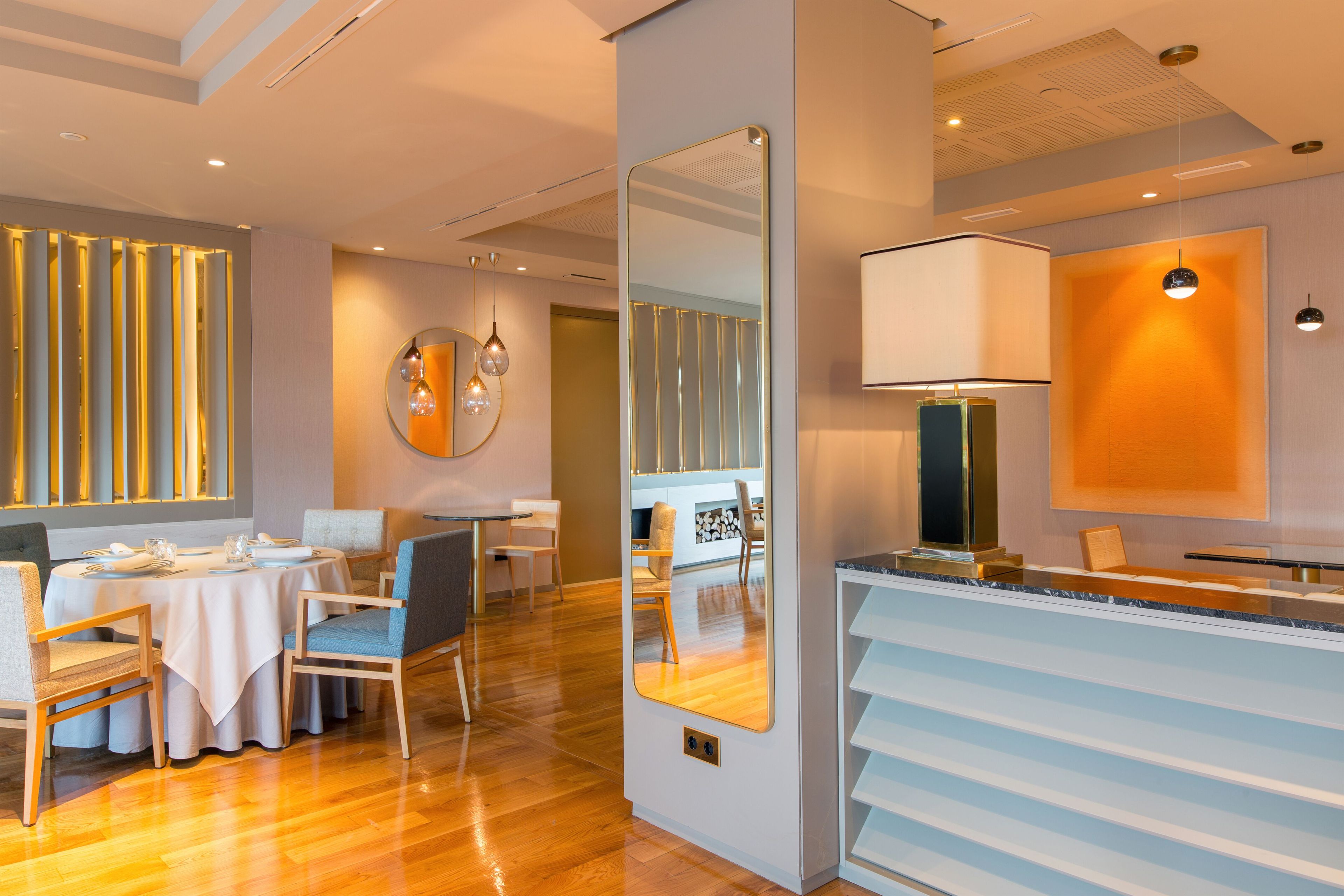 Прямоугольное настенное зеркало с рамкой Jover+Valls SPECCHIO ARCH-00101542 - Вид №7