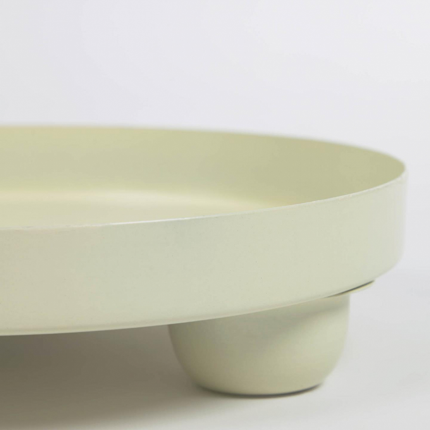 109394 Charisse beige metal table centrepiece La Forma 