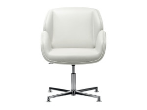 Спицевое кресло с подлокотниками