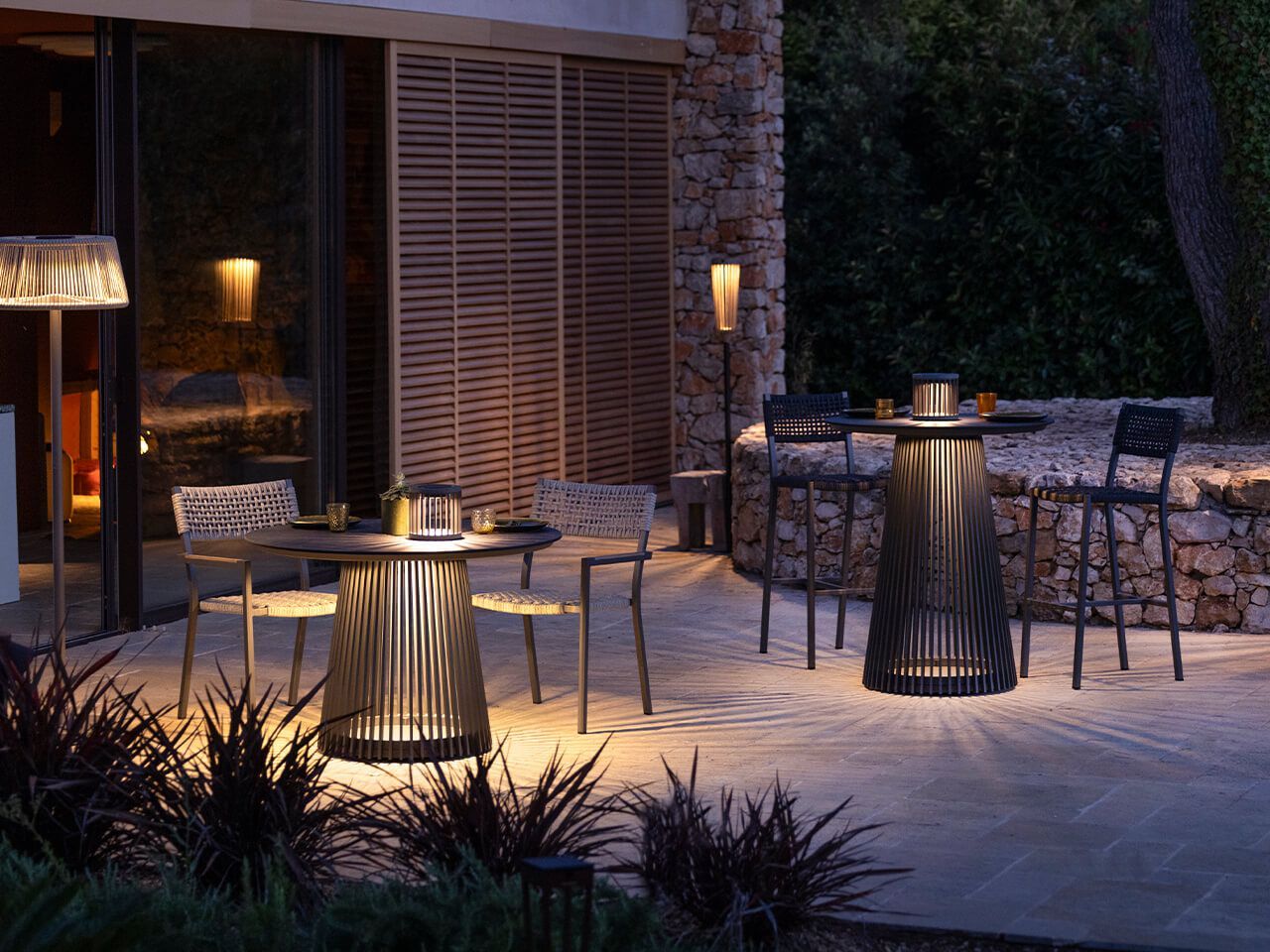 Высокий яркий стол в HPL Les Jardins® Halo ARCH-00076326 - Вид №2