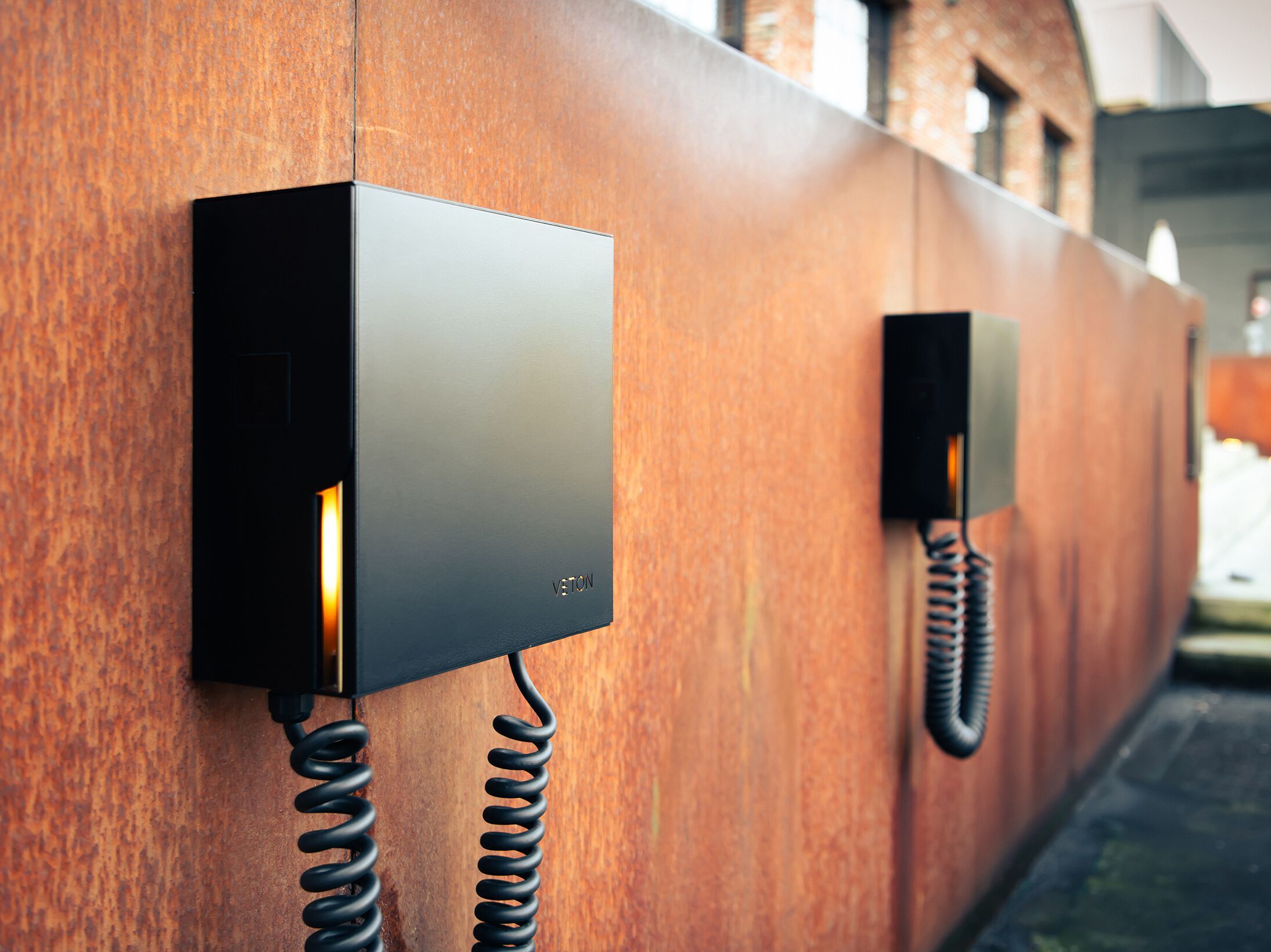 Зарядная станция для электромобилей Veton WALL PLUS ARCH-00022159