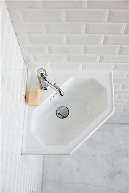 Burlington Cloakroom Угловая раковина 59,8 см Белый B10  - Вид №2