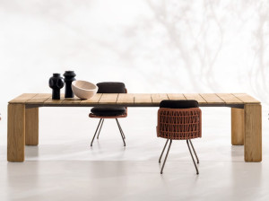 Прямоугольный стол из тикового дерева