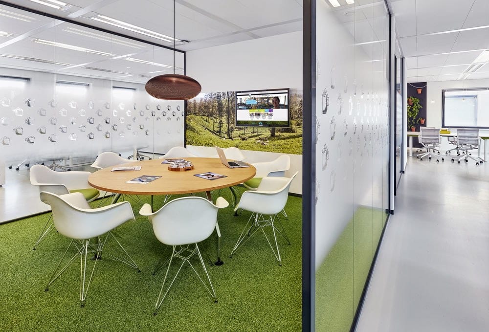 Полипропиленовый стул с подлокотниками VITRA Eames Plastic Chair ARCH-00122846 - Вид №6