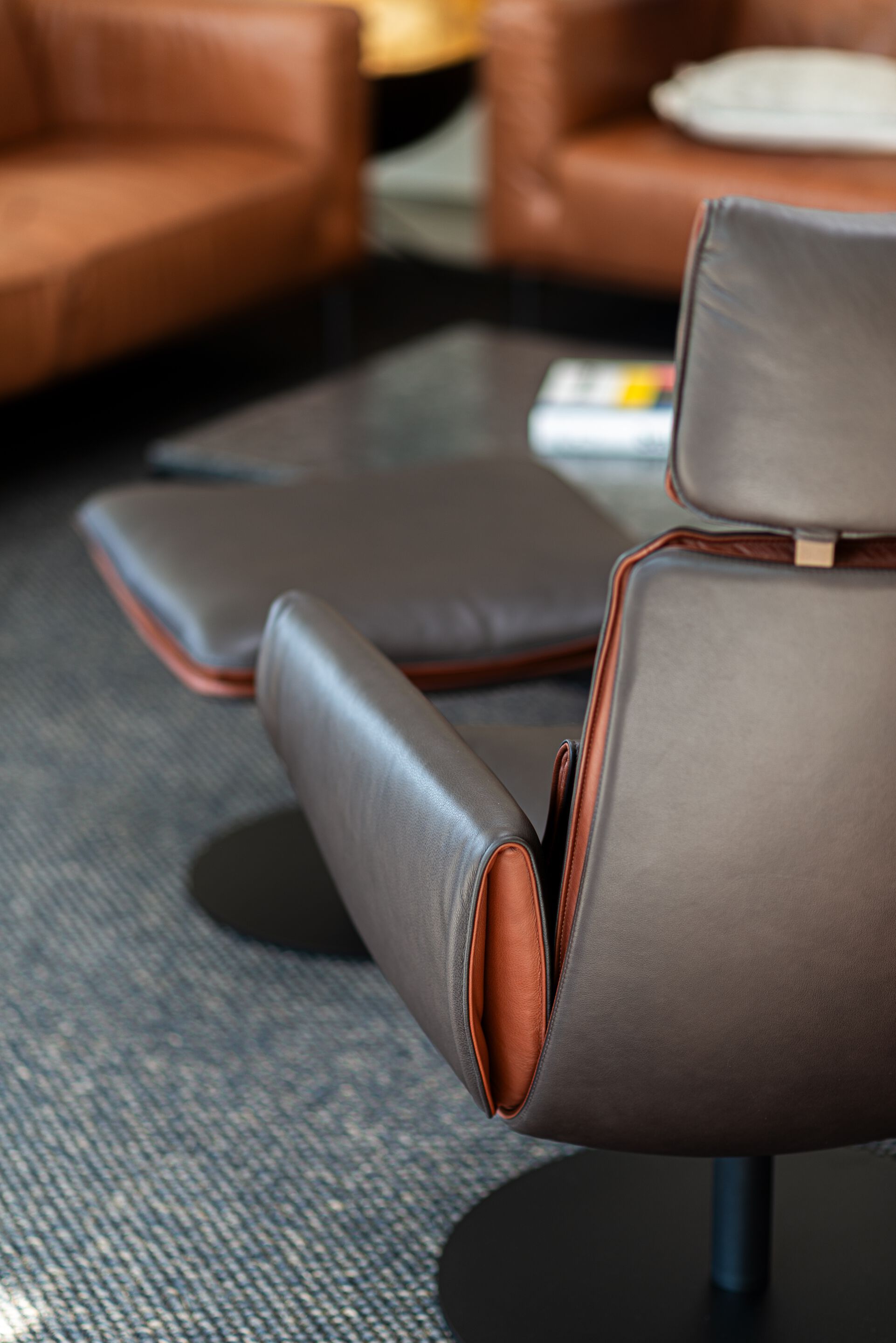 Кожаная мягкая подставка для ног KFF Cado ARCH-00010638