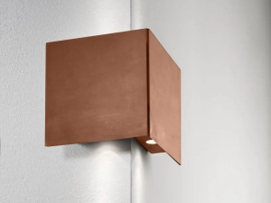 Металлический светодиодный настенный светильник