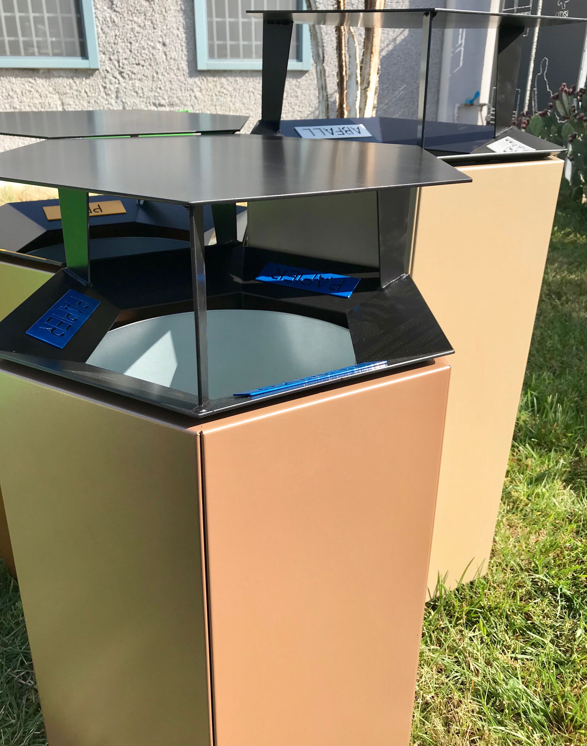 Наружная стальная стойка для мусора для утилизации отходов CITYSì BEEHIVE ARCH-00085912 - Вид №4