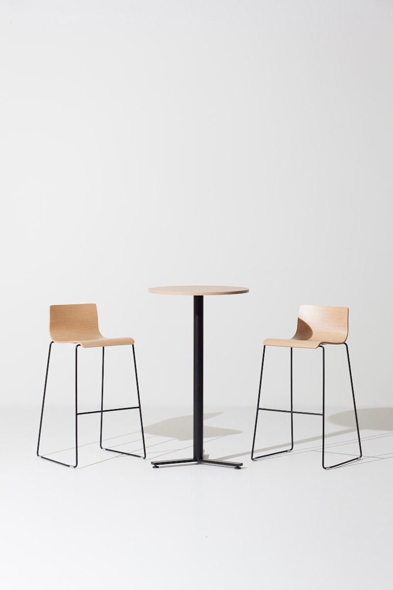 Manerba Офисный стул из бука с подставкой для ног Kori St119f20 - Вид №1