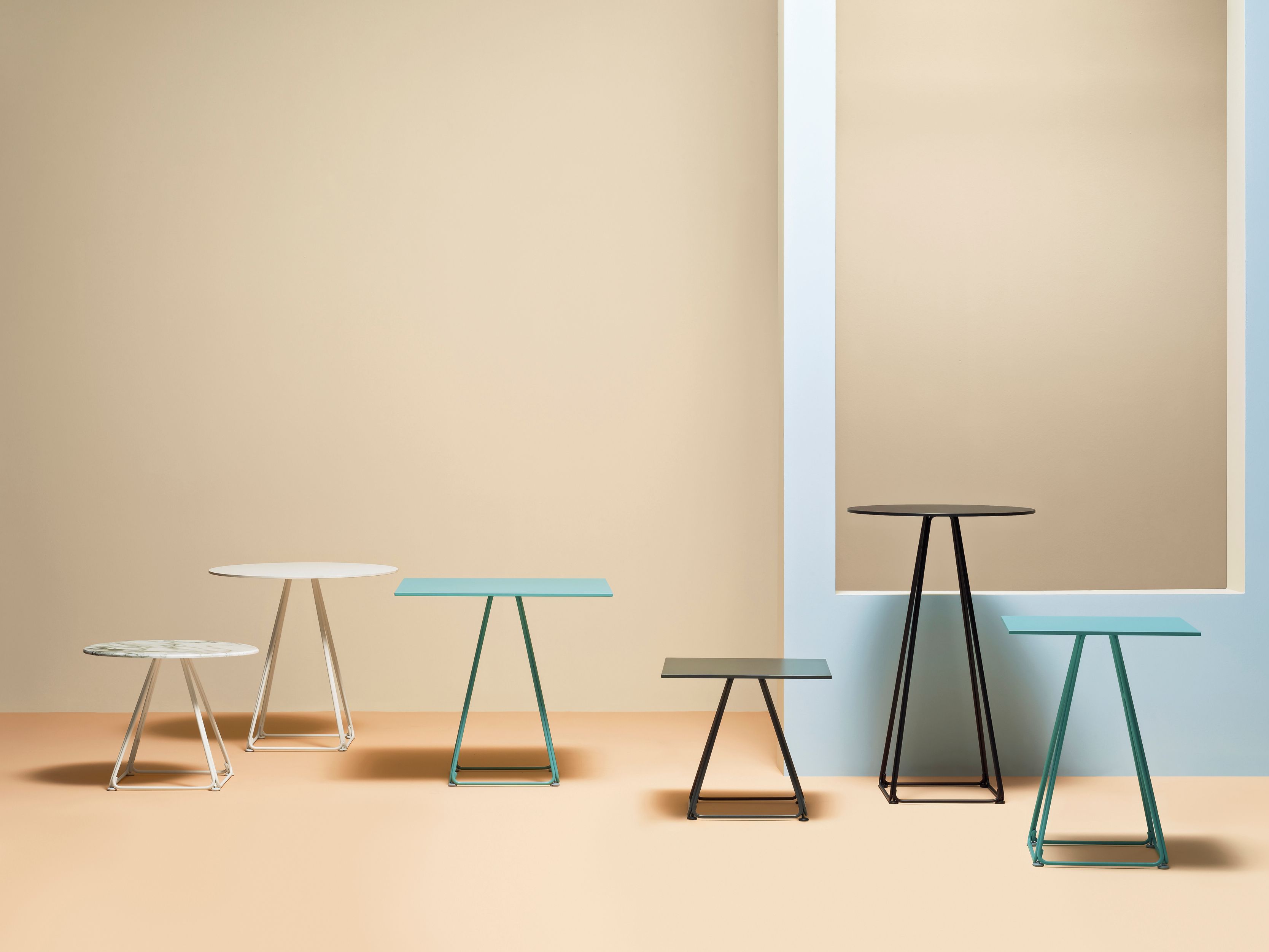 Высокий квадратный стальной стол для контракта Pedrali Lunar ARCH-00001305