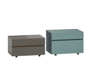 Деревянная тумбочка