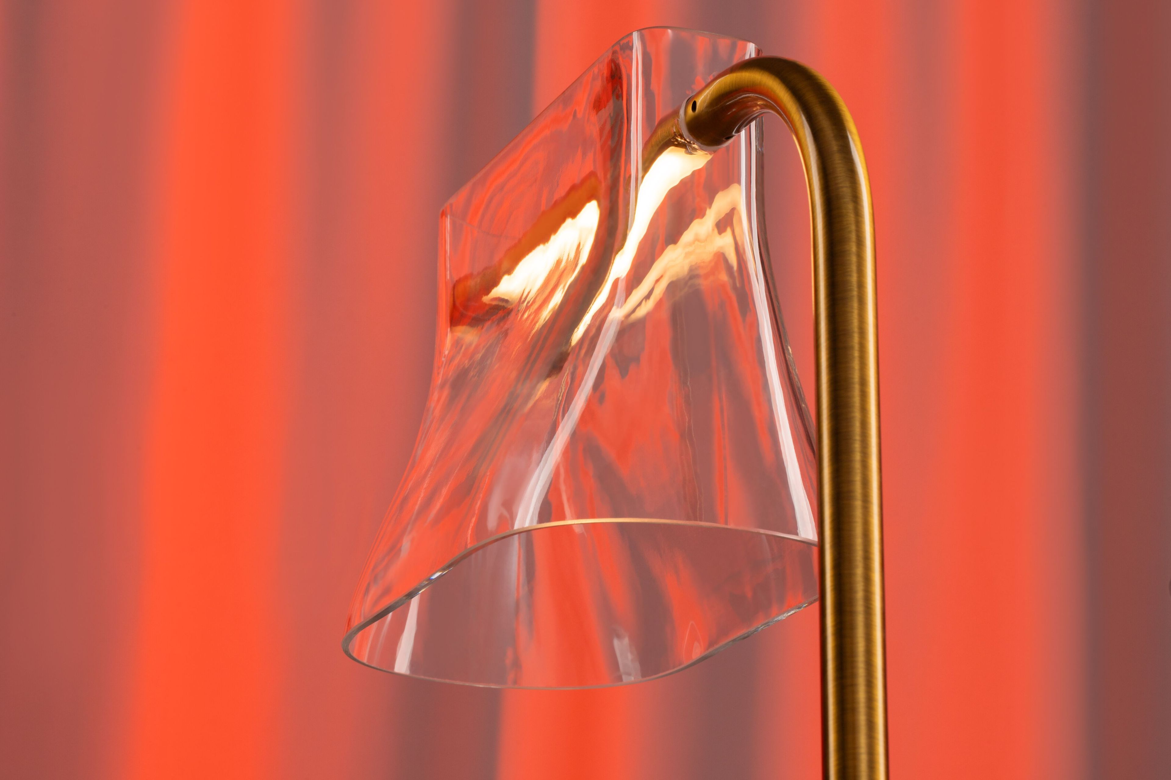 Латунная и стеклянная настольная лампа Maytoni кабаре ARCH-00039441 - Вид №7