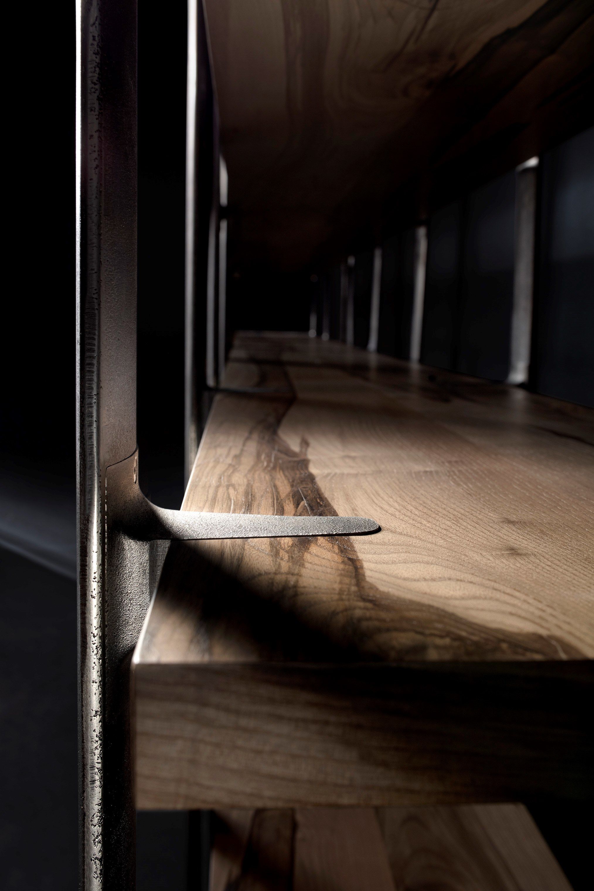 Оловянный книжный шкаф с деревянными полками Henge WEB ARCH-00083182 - Вид №2