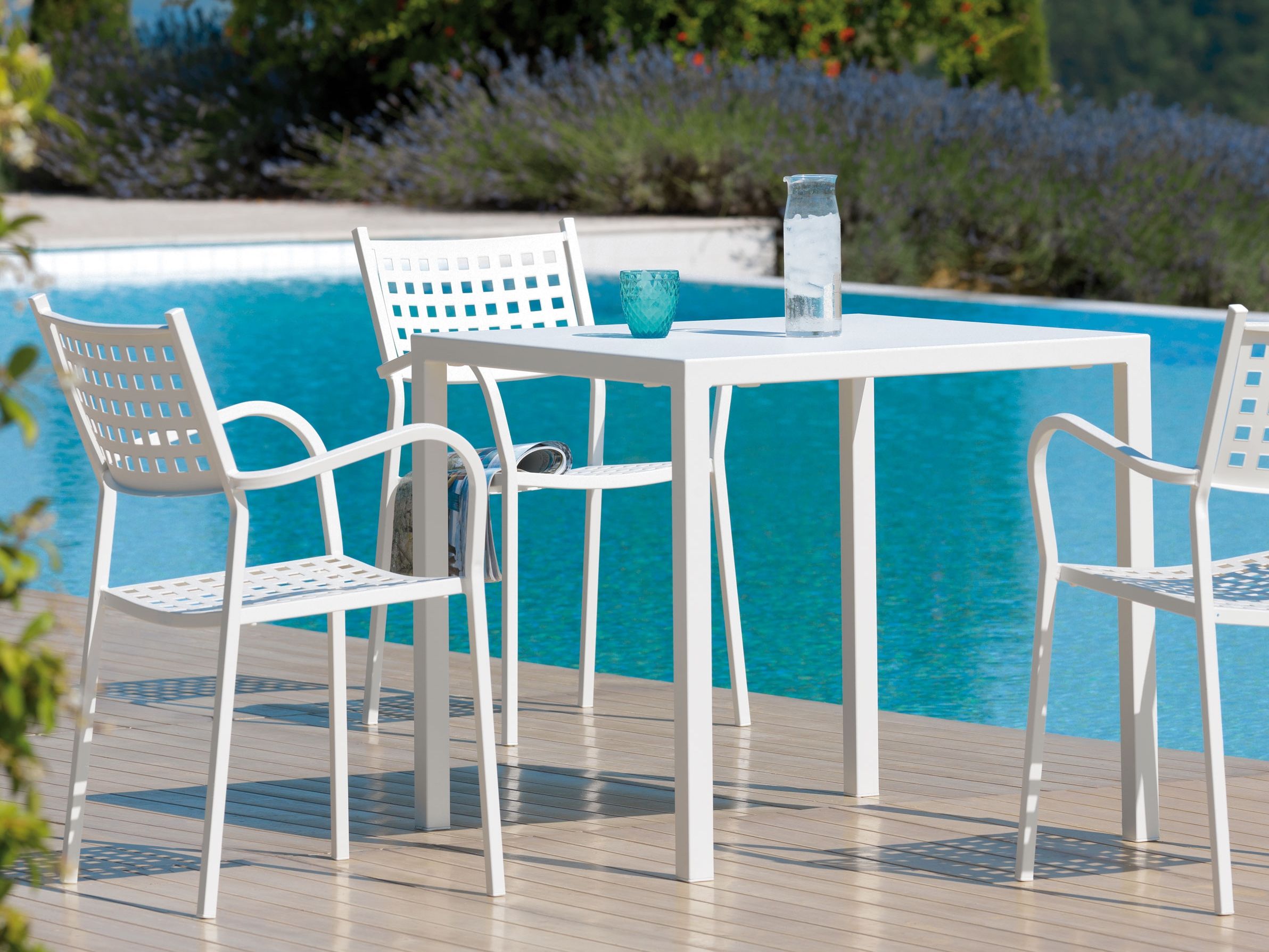 Металлический штабелируемый садовый стул с подлокотниками Vermobil ARCH-00097179 - Вид №3