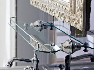 Стеклянная полка для ванной